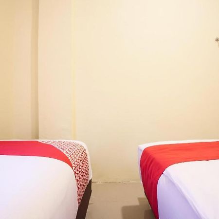Oyo 2361 Hotel Winston Glugur Екстер'єр фото