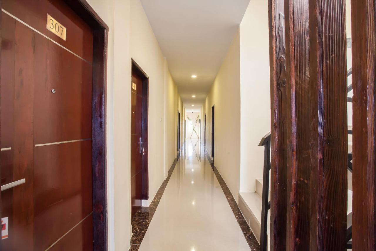 Oyo 2361 Hotel Winston Glugur Екстер'єр фото