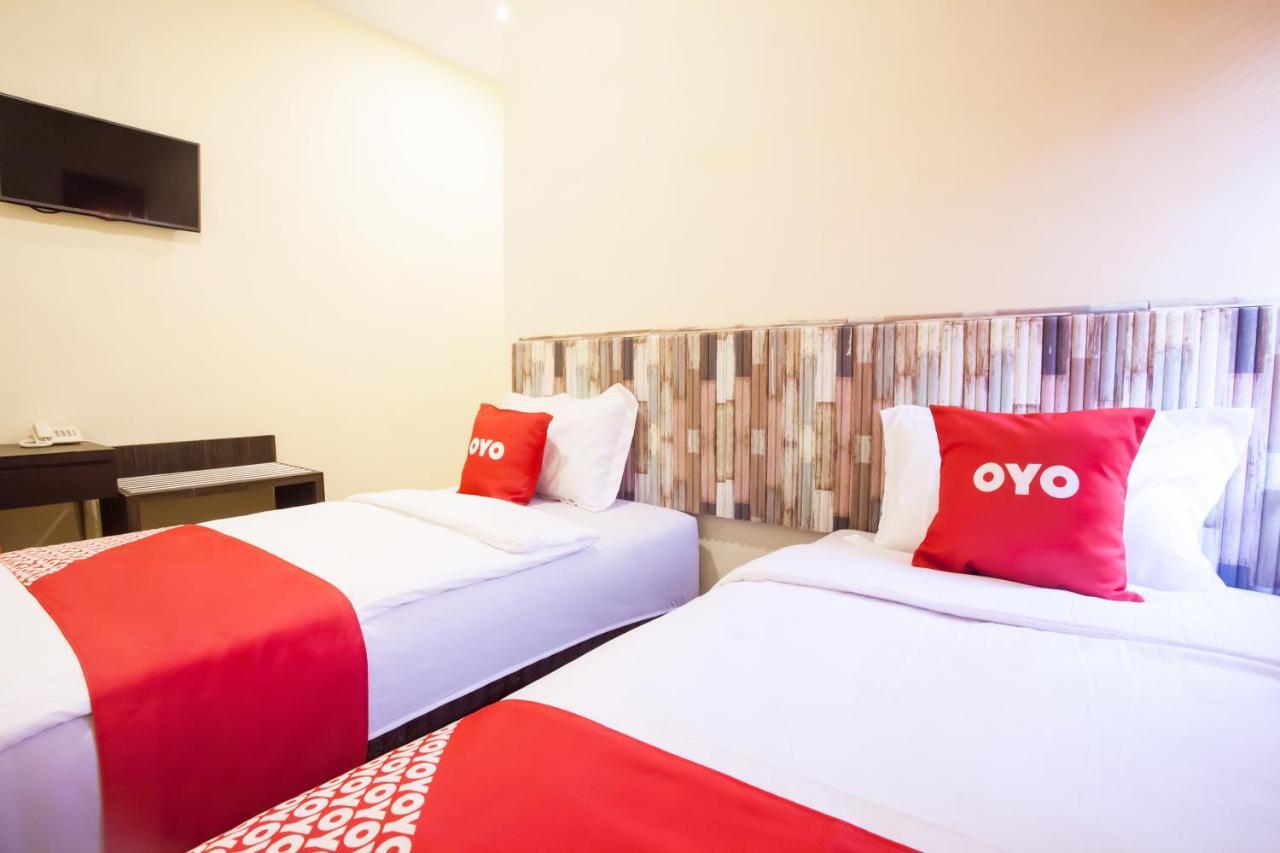 Oyo 2361 Hotel Winston Glugur Екстер'єр фото